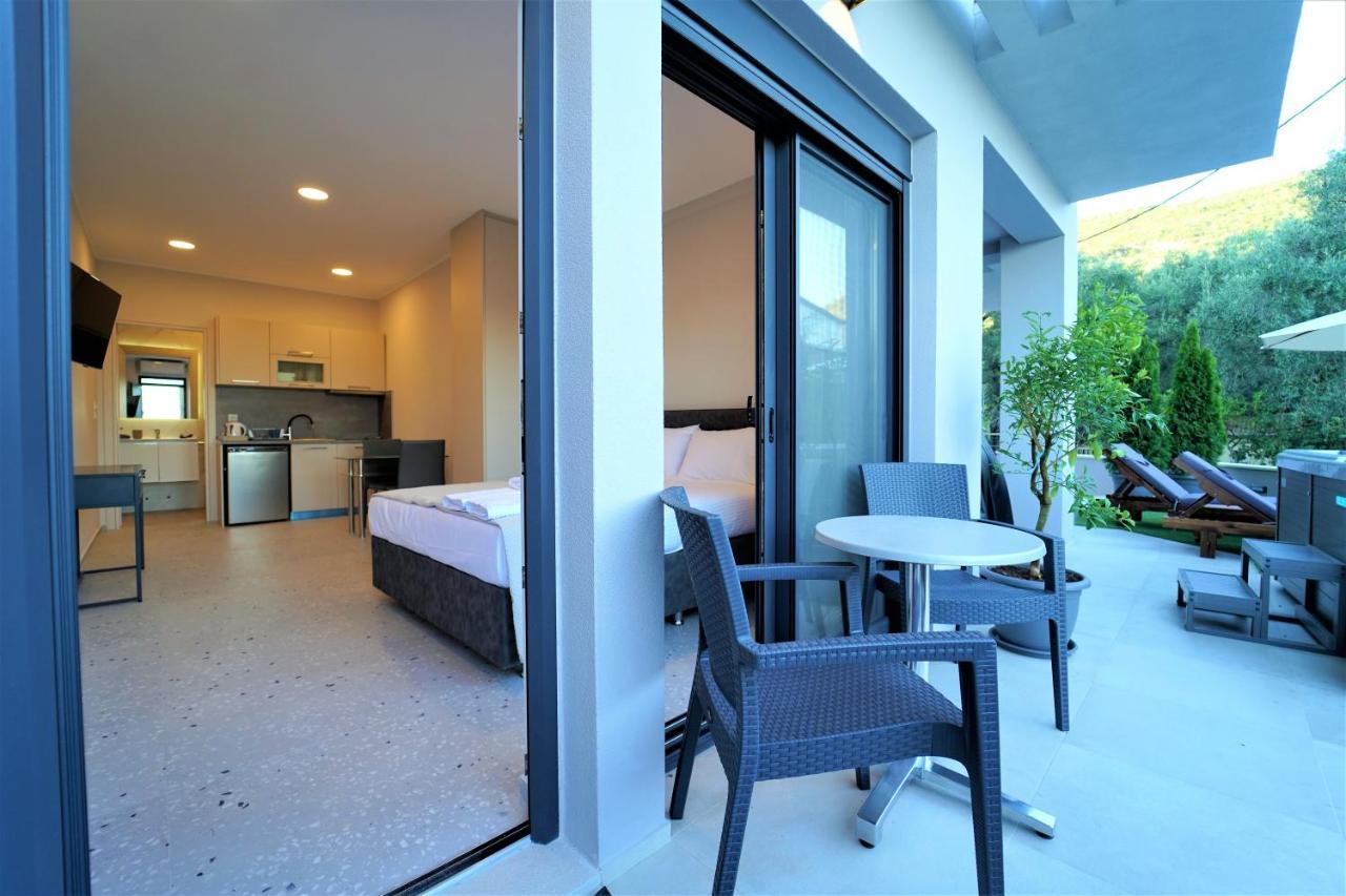 Moonlight Suites Парга Экстерьер фото